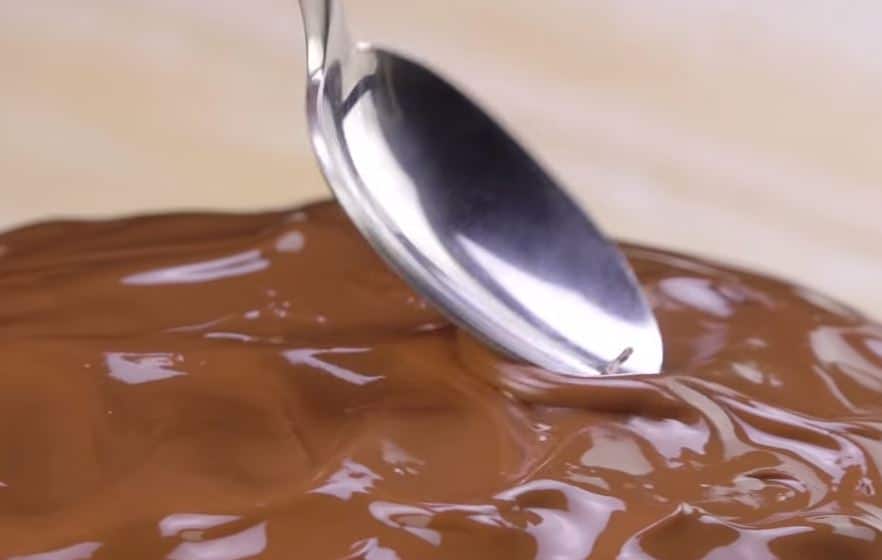 Comment préparer le Gâteau aux Snickers etape 6